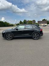 Audi Q3 40 TFSI quattro  AHK Automatik 8 fach Bereift - Audi Q3 mit Benzin-Antrieb: Schwarz, Stoff, Ambiente-Beleuchtung