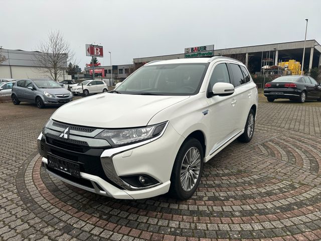 Mitsubishi Outlander PHEV Basis 4WD Rückfahrkamera,SHZ,