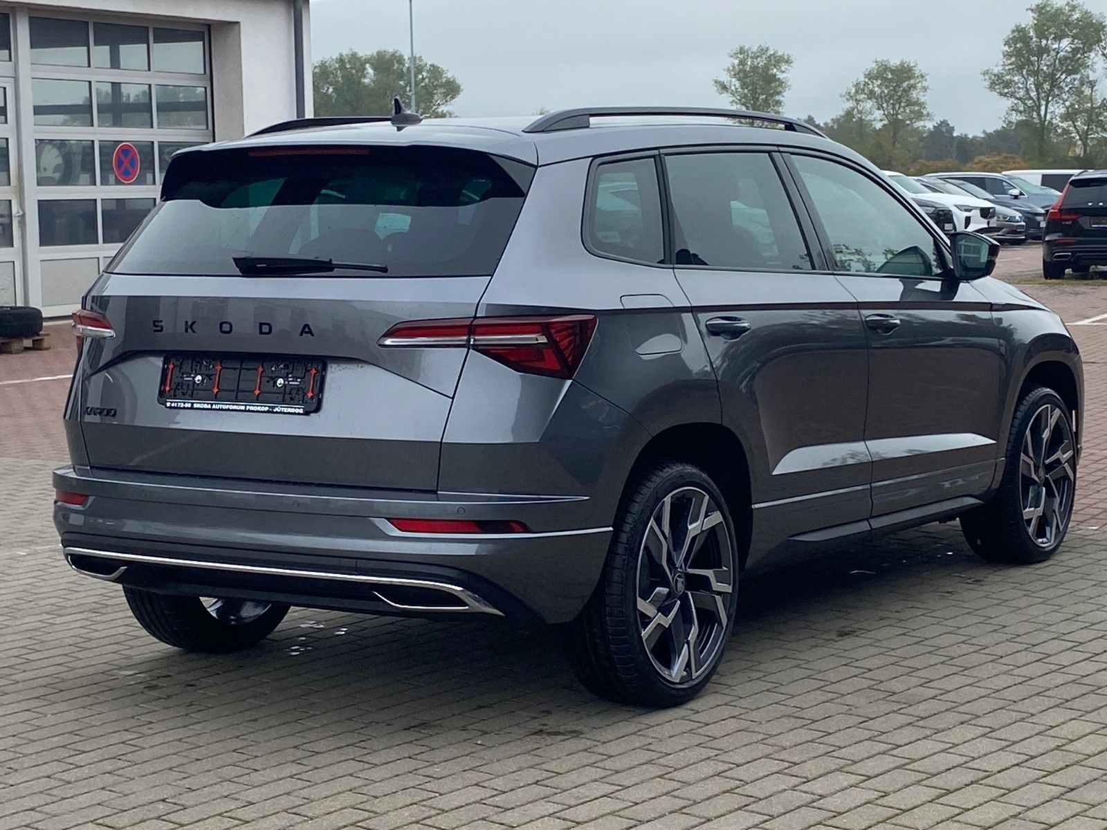 Fahrzeugabbildung SKODA Karoq 2.0l TDI DSG Sportline