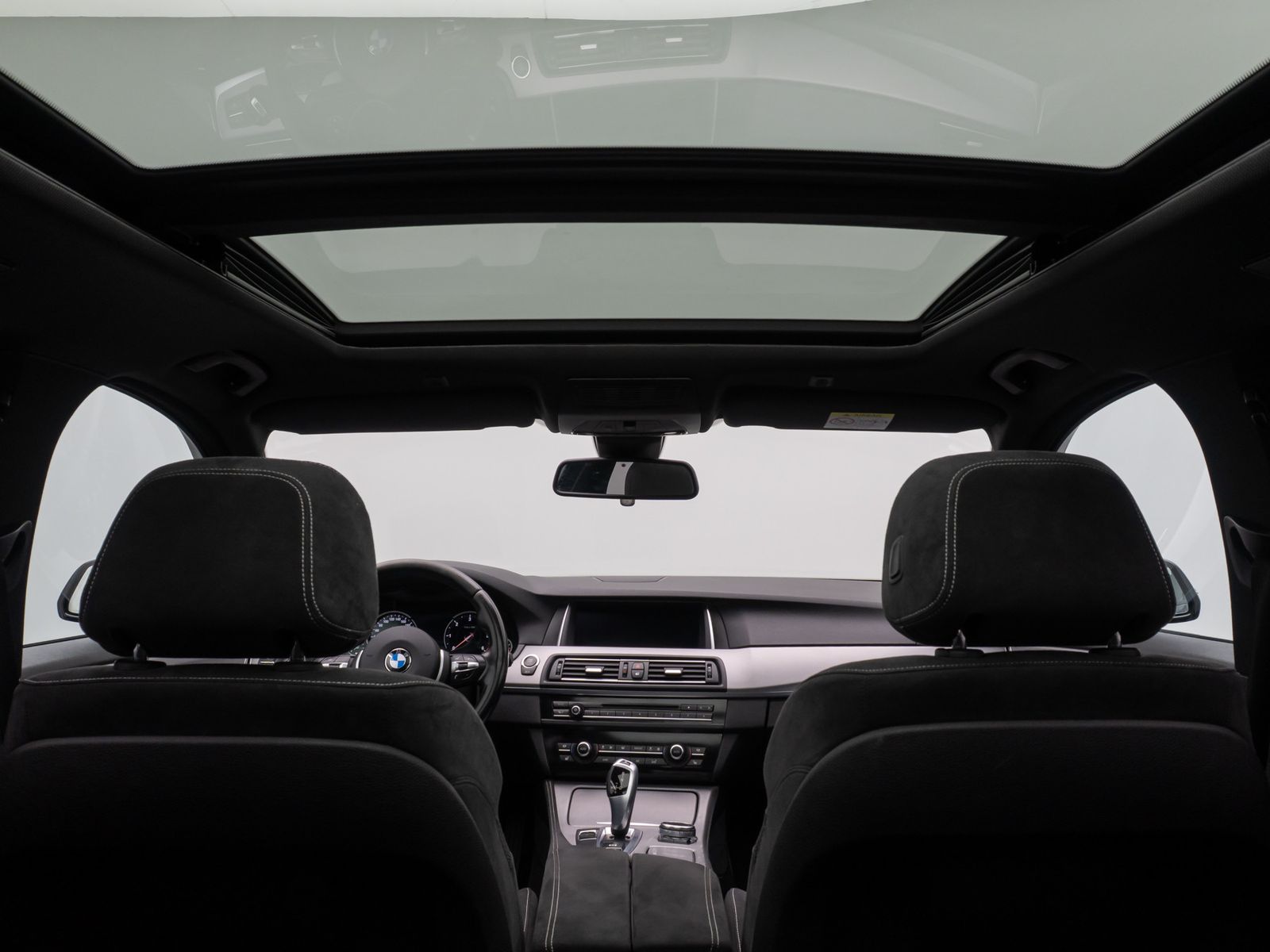 Fahrzeugabbildung BMW 530d M Sport Kamera H/K Alarm HUD Panorama AHK