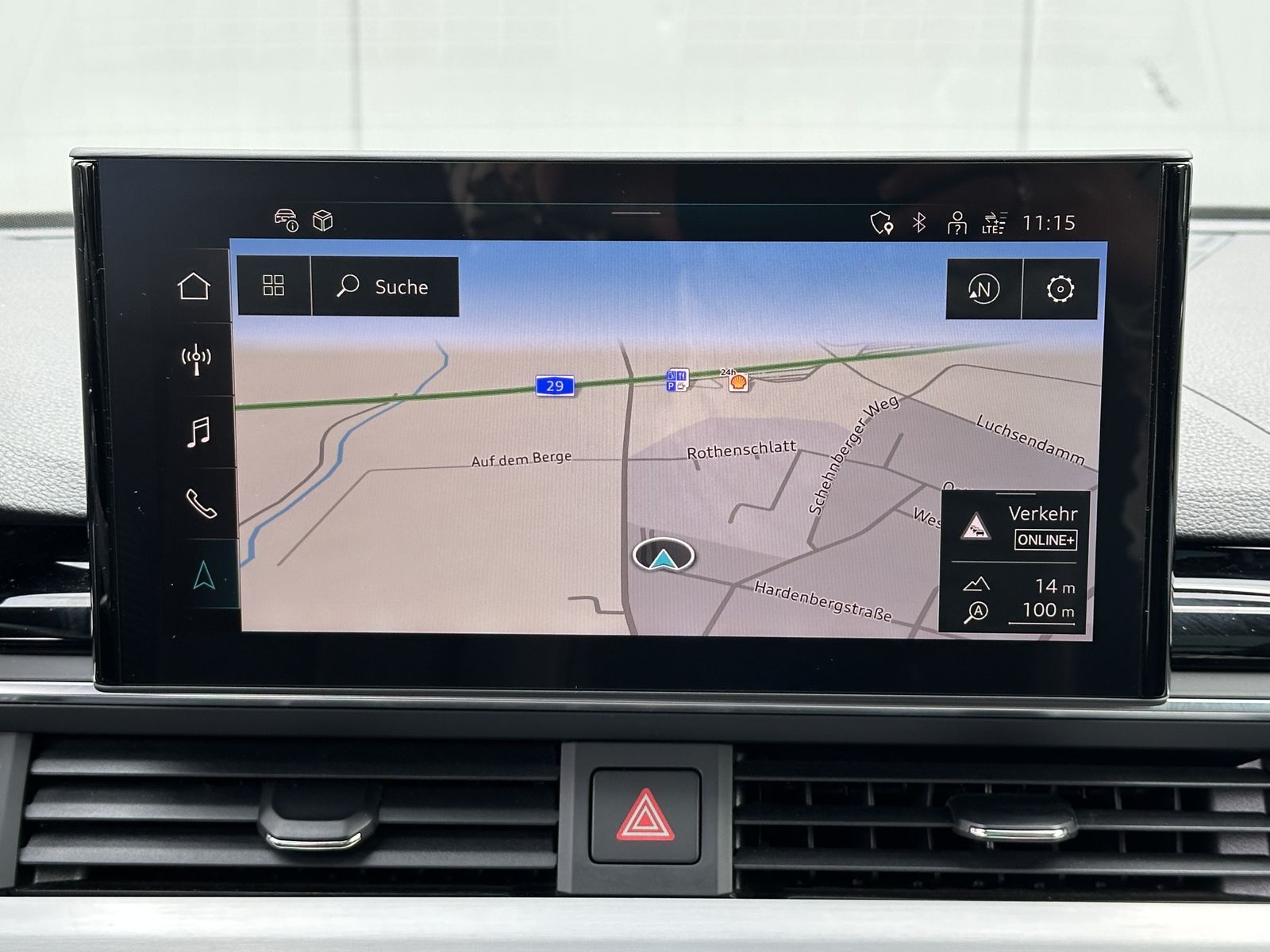Fahrzeugabbildung Audi A4 Avant 45 TFSI Qu S-Line Black NAV+LED+PANO+VC