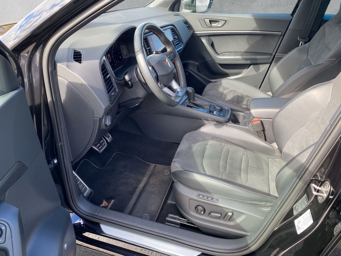 Fahrzeugabbildung CUPRA Ateca VZ 4Drive Raucherauto