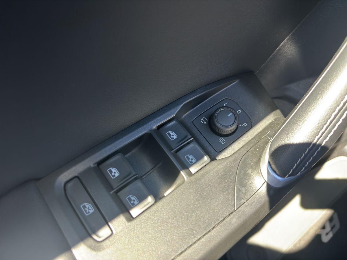 Leon Style 2.0 TDI DSG NAVI RFK LED MEMORY
