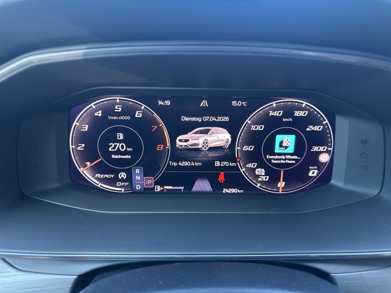 Fahrzeugabbildung CUPRA Leon Sportstourer 1.5 eTSI 150 PS DSG - mit KI generiert/bearbeitet