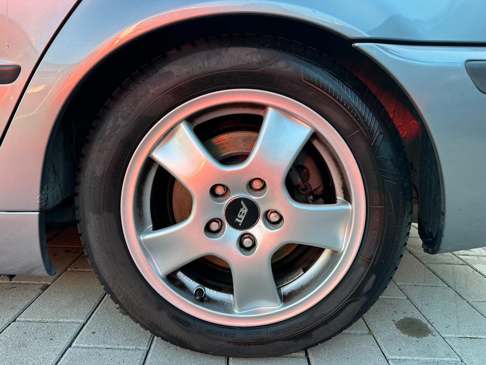 BMW 320 2004 — photo 14