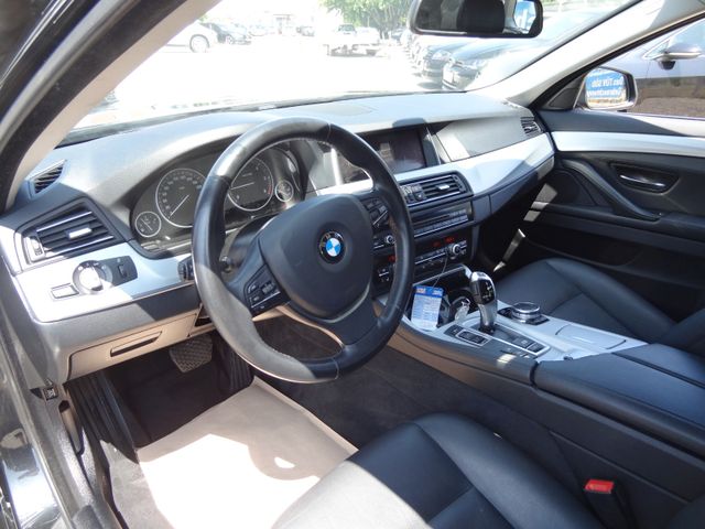 Fahrzeugabbildung BMW 520d 4x4 Automatik/Leder/AHK/Navi/Bi-Xenon/Euro6