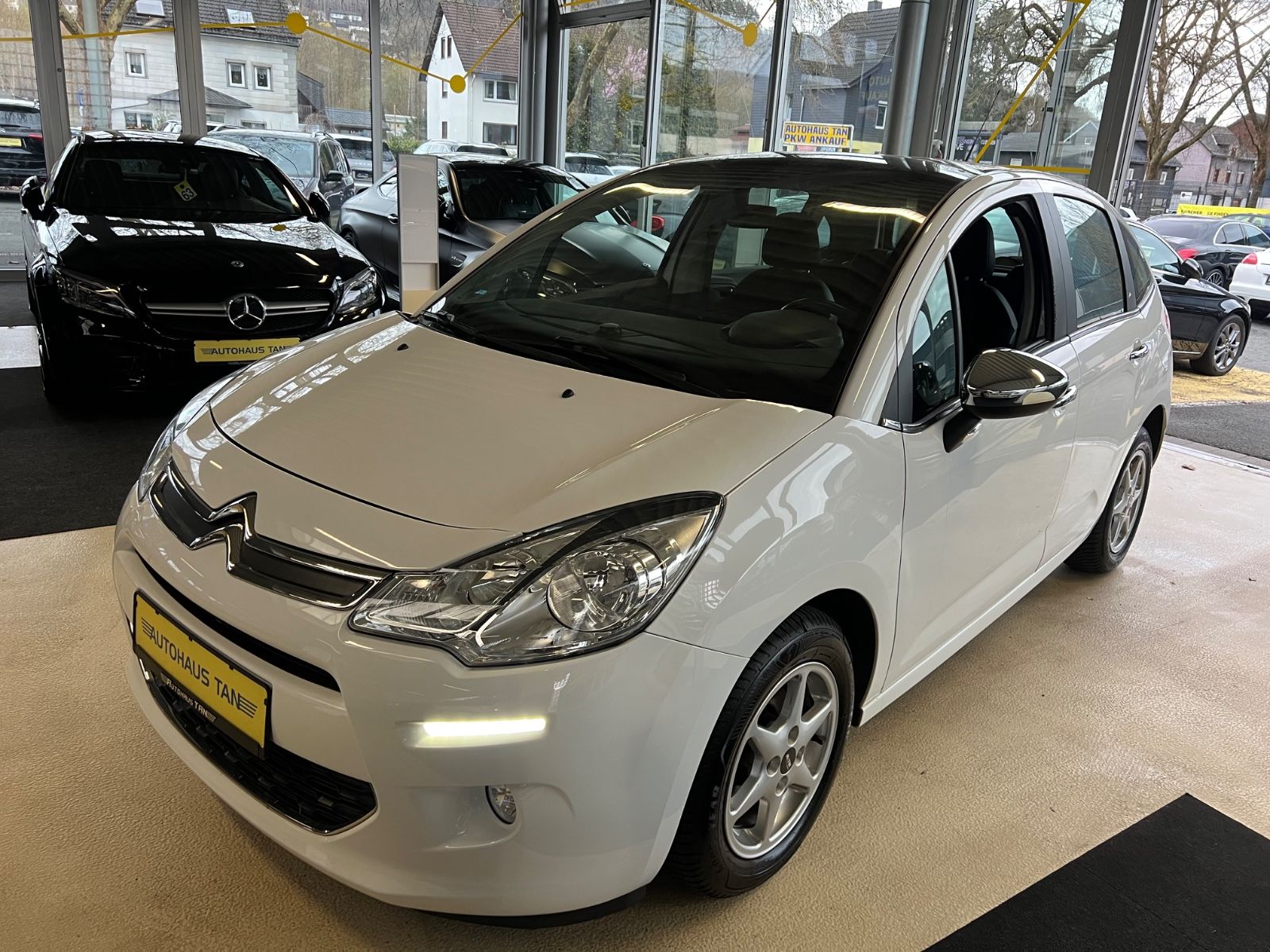 Fahrzeugabbildung Citroën C3 Selection * WENIG KILOMETER *