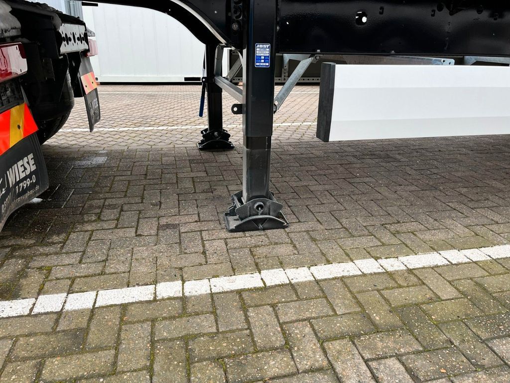 Fahrzeugabbildung Krone SDK 27 Koffer Auflieger