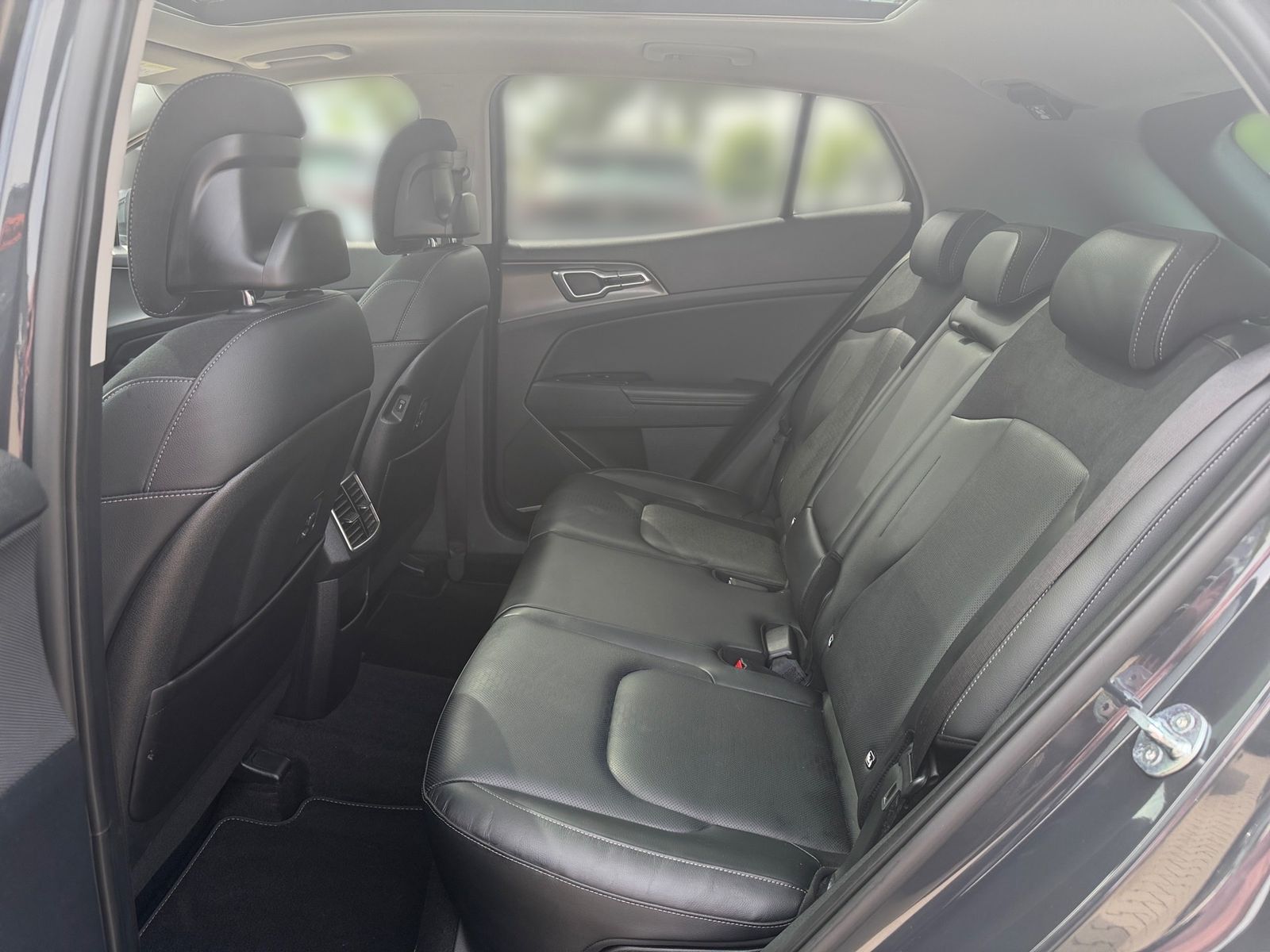 Fahrzeugabbildung Kia SPORTAGE 1.6D 48V AWD DCT SPIRIT LED GD DRIVE