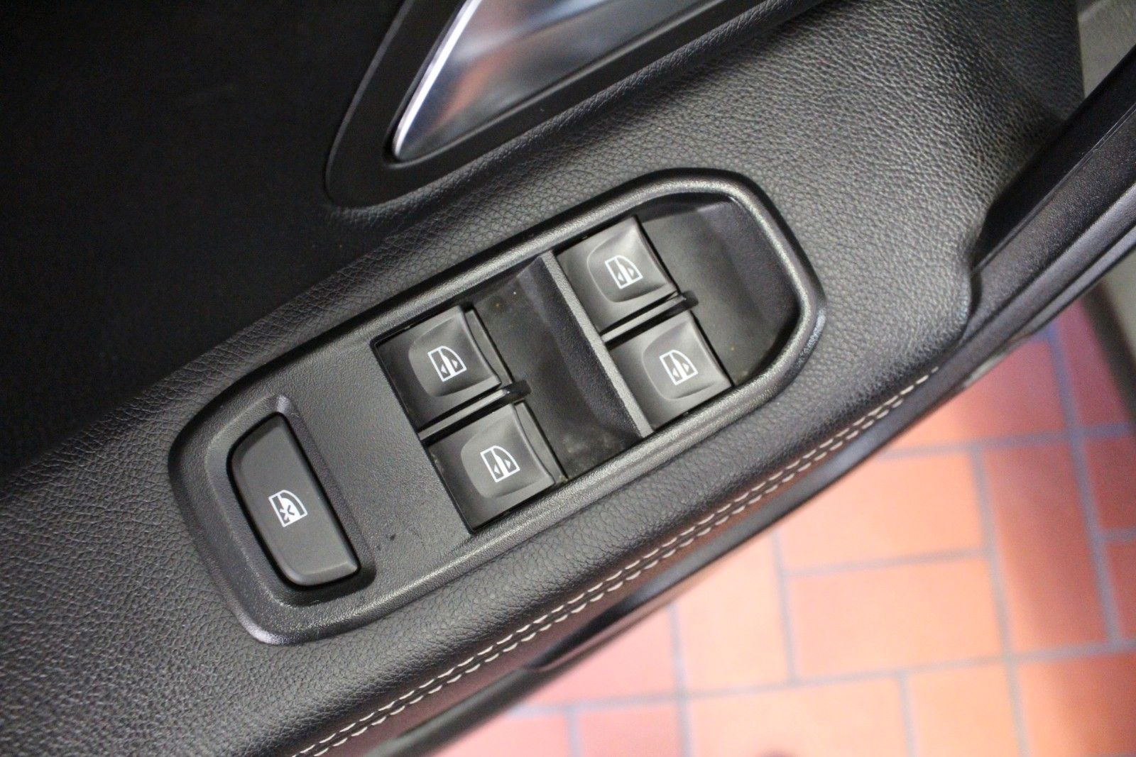 Fahrzeugabbildung Dacia Duster TCe130 *Anniversary Navi*Sitzhzg*Kamera