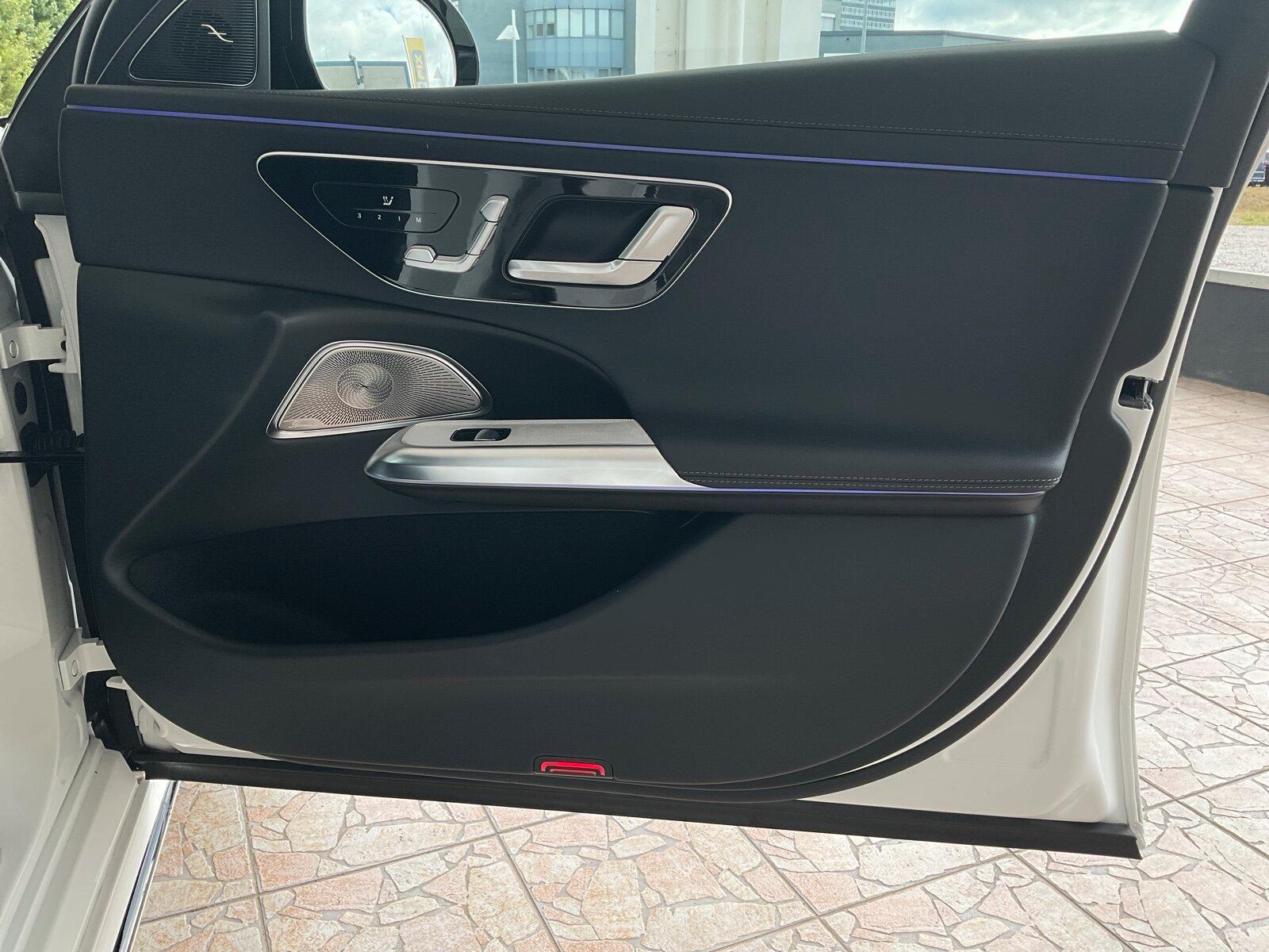 Mercedes-Benz E 220 d 4M T AMG Line/Distronic/Digital/Kamera
