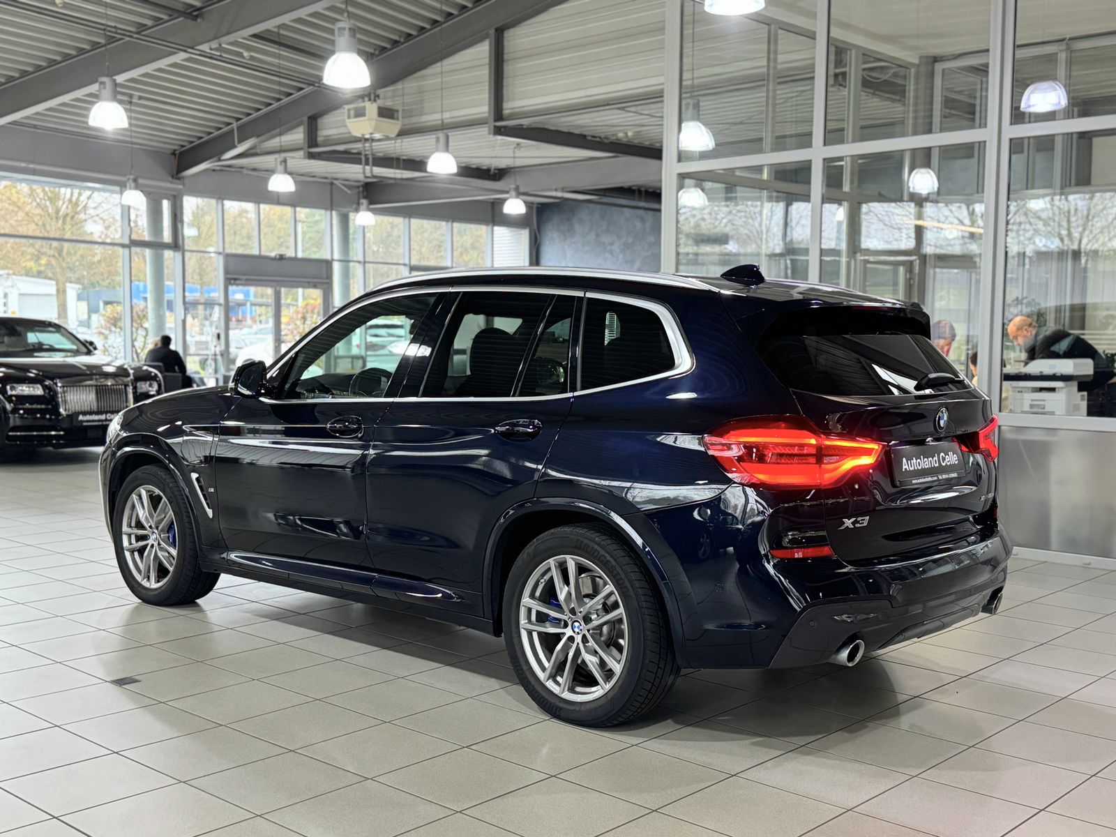 Fahrzeugabbildung BMW X3 xD30e M Sport Panorama 360° DAB HiFi Alarm