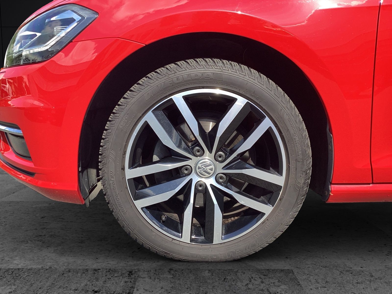 Fahrzeugabbildung Volkswagen Golf VII TSI Highline DSG Standh LED ACC