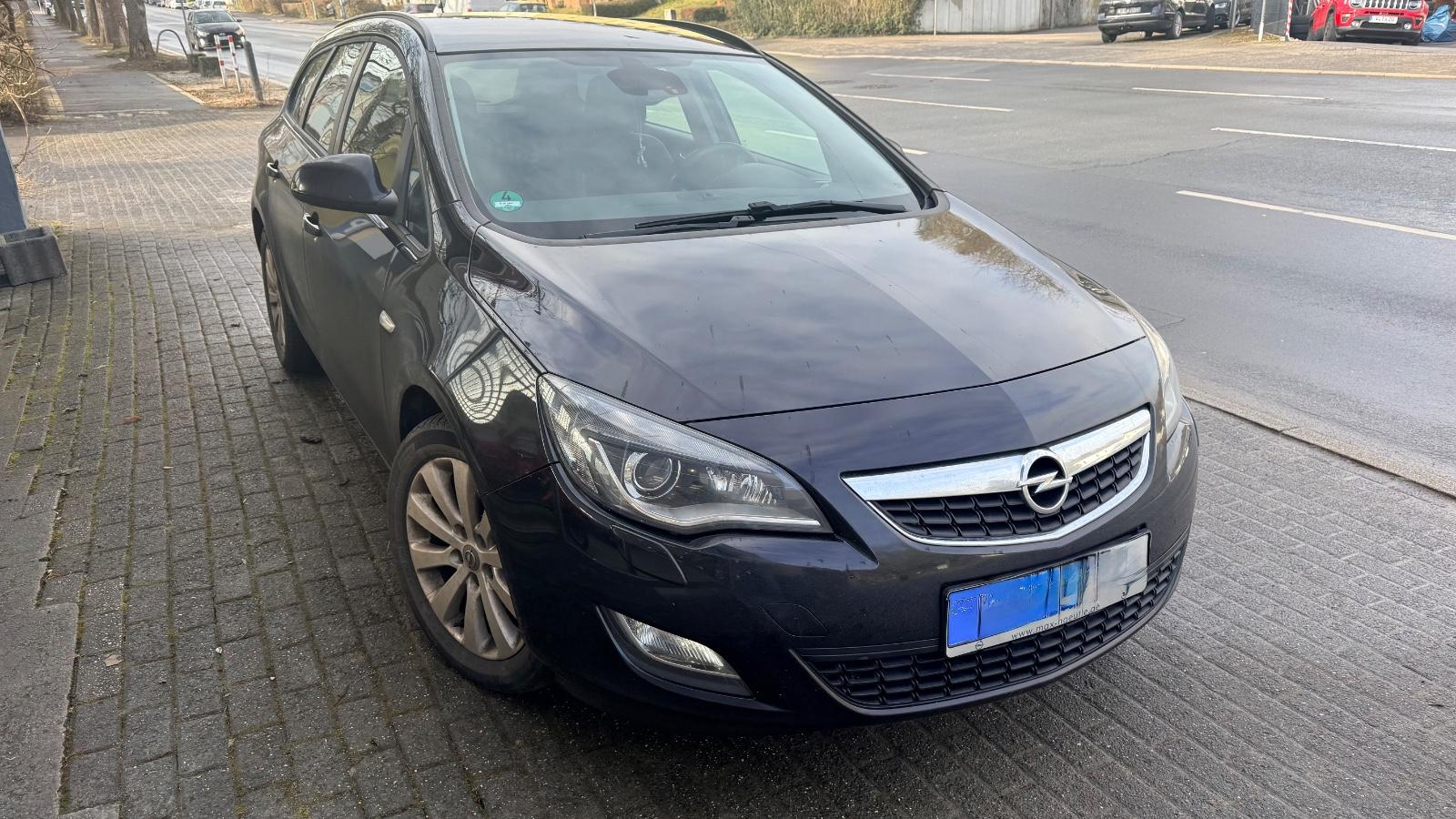Opel Astra J Sports Tourer Innovation
