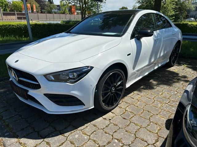Mercedes-Benz CLA 250 e Coupé AMG*Edition*Night*LED*Panorama-D