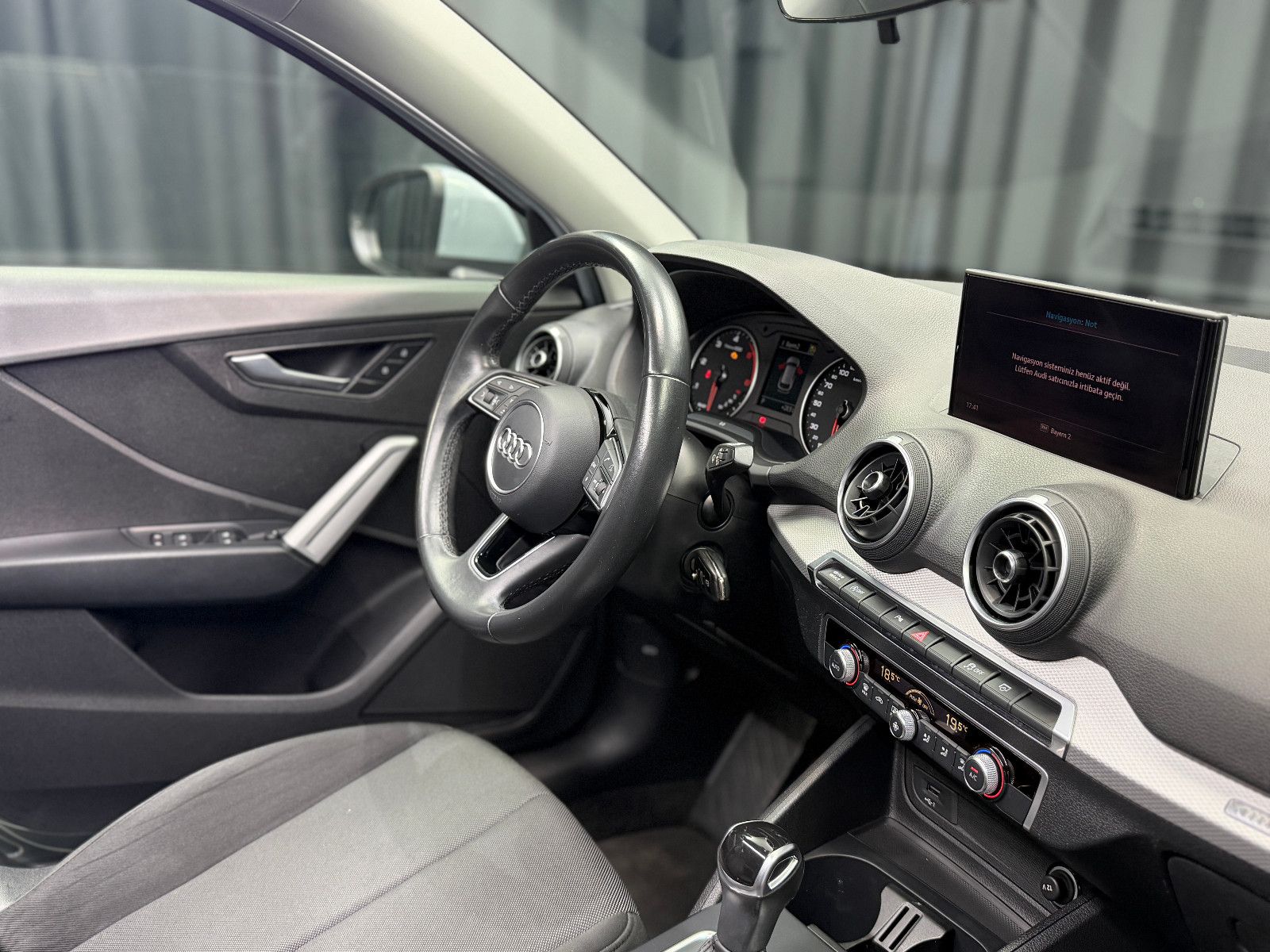 Fahrzeugabbildung Audi Q2 30 TDI advanced|AUTOMATIK|NAVI|KAMERA