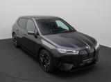 BMW iX xD40 Sportpaket DAB SkyLounge 360° AHK 22Zoll - BMW Gebrauchtwagen in Nürnberg