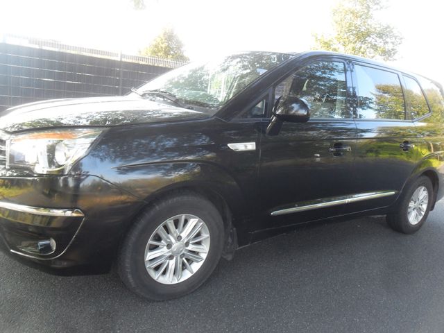 Ssangyong Rodius Crystal   2.0 e-XDi 2WD  7-Sitz PDC BT