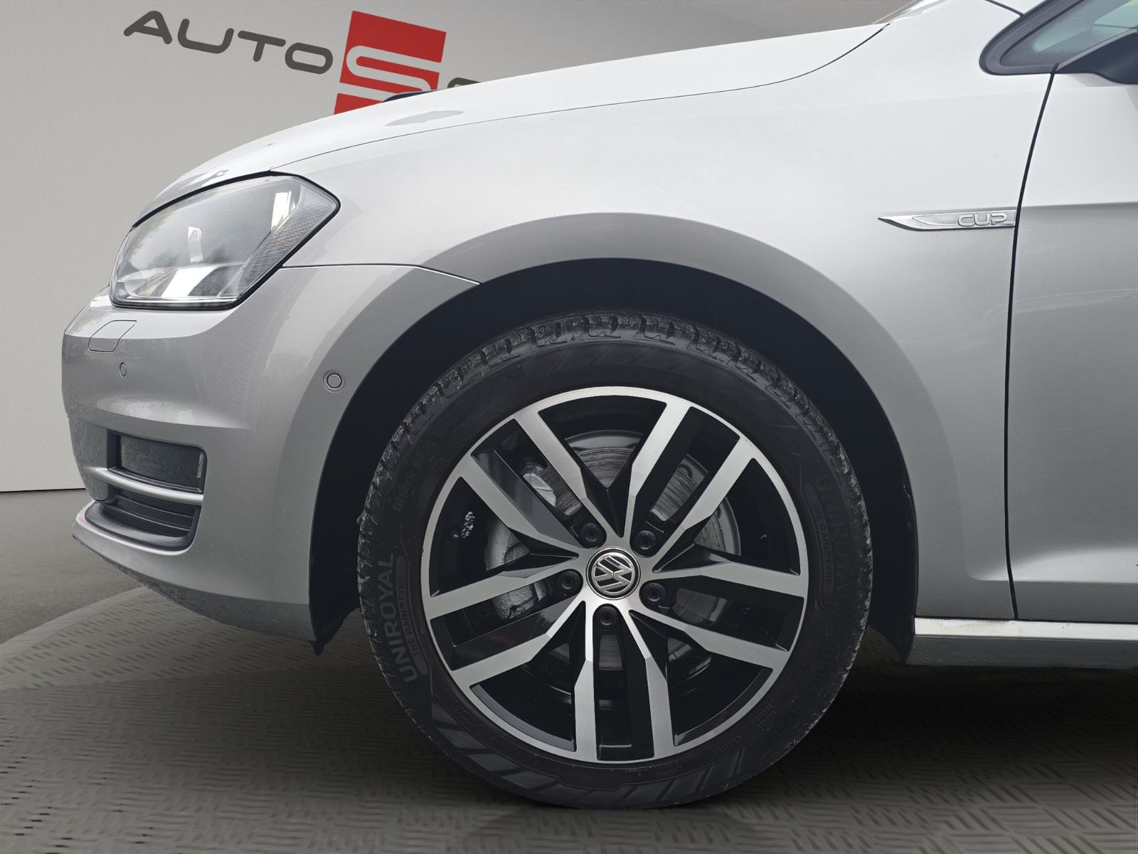 Fahrzeugabbildung Volkswagen Golf VII Cup AUS 1.HAND /Panorama/NAVI/PDC