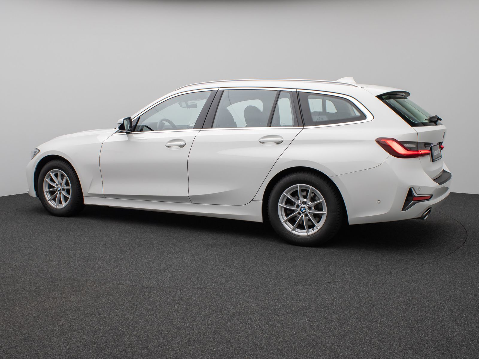 Fahrzeugabbildung BMW 320d  Luxury Line Panorama Kamera DAB AHK Alarm