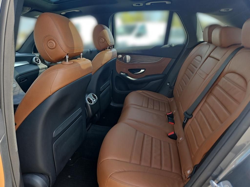 Fahrzeugabbildung Mercedes-Benz GLC 350 d 4M AMG AHK Pano HUD Sitzklima Airm.