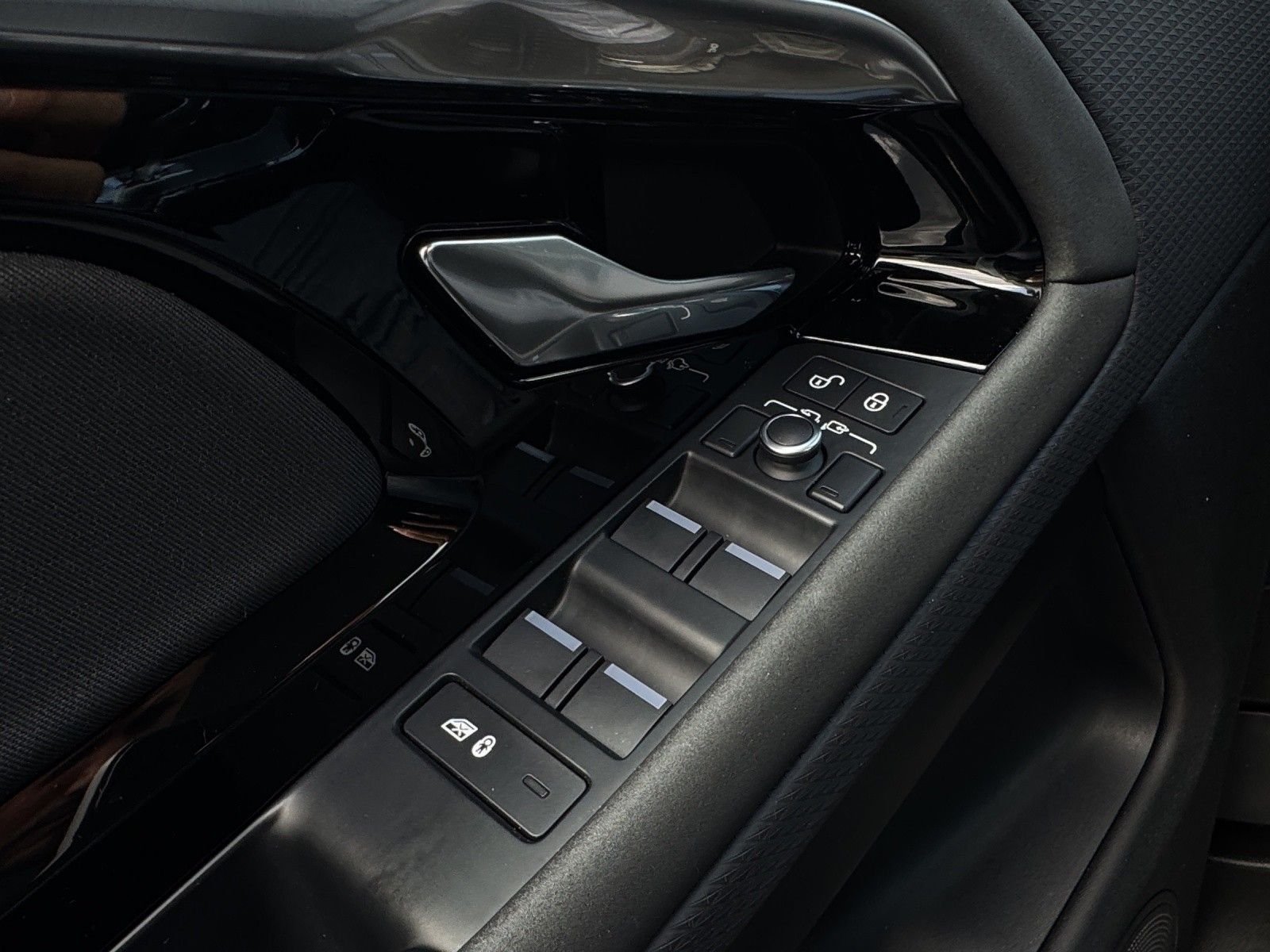 Land Rover Range Rover Evoque R-Dynamic Basis LED KLIMA PDC foto 24