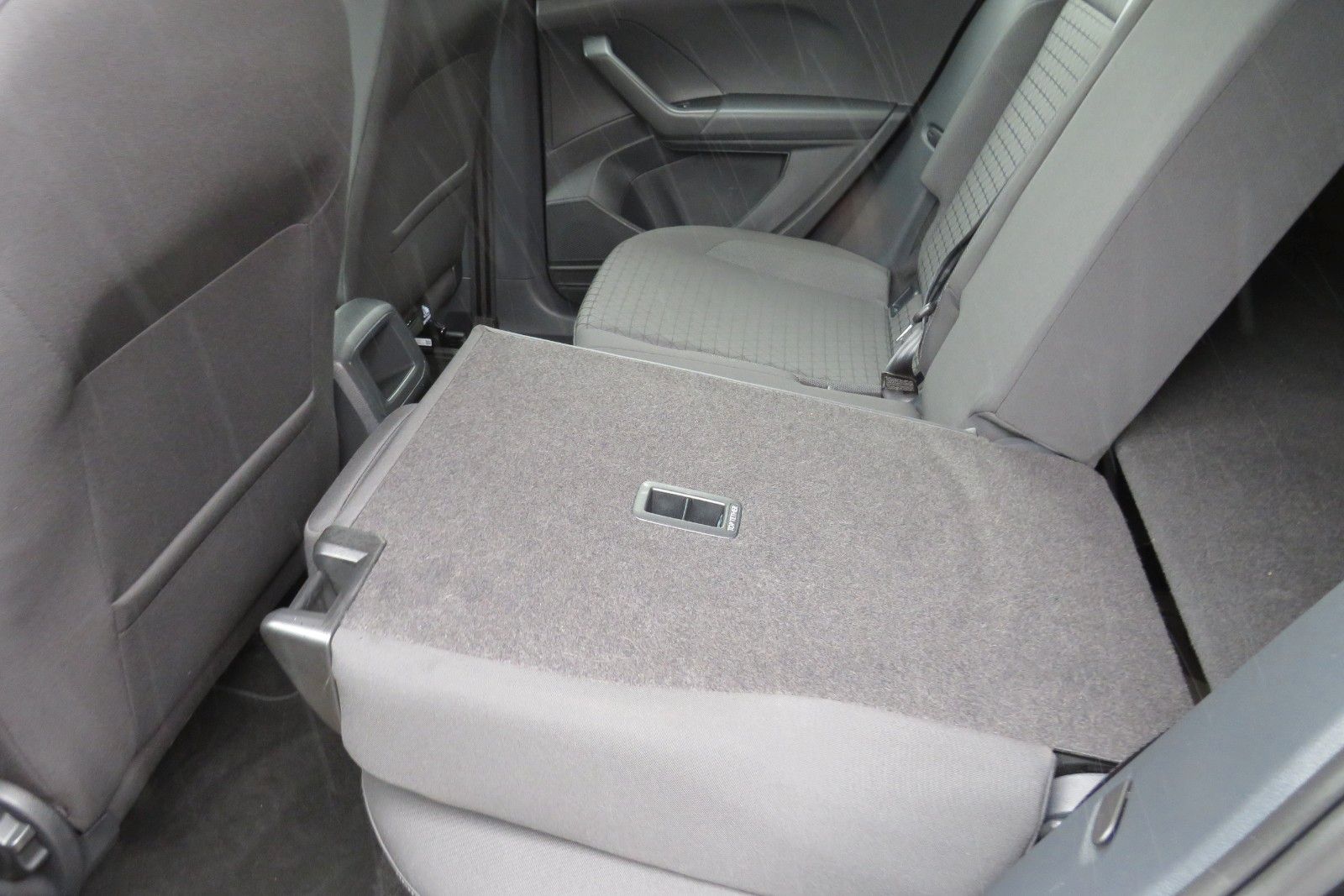 Fahrzeugabbildung Volkswagen T-CROSSLife LED SPORTP. SITZH. NAVI APP "AKTIONS