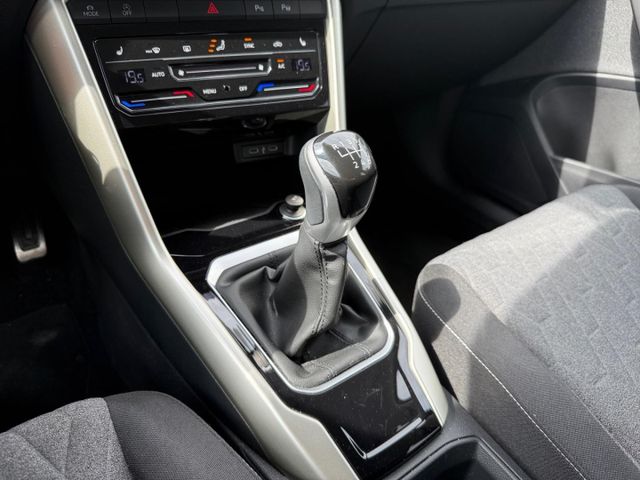 T-Roc Move 1.0 TSI Navi Apple CarPlay Rear View