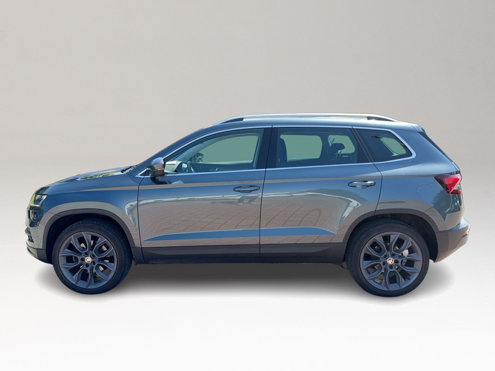 Karoq 2.0 TDI Style 4x4, AHK, LED, 19" Alu, Busi