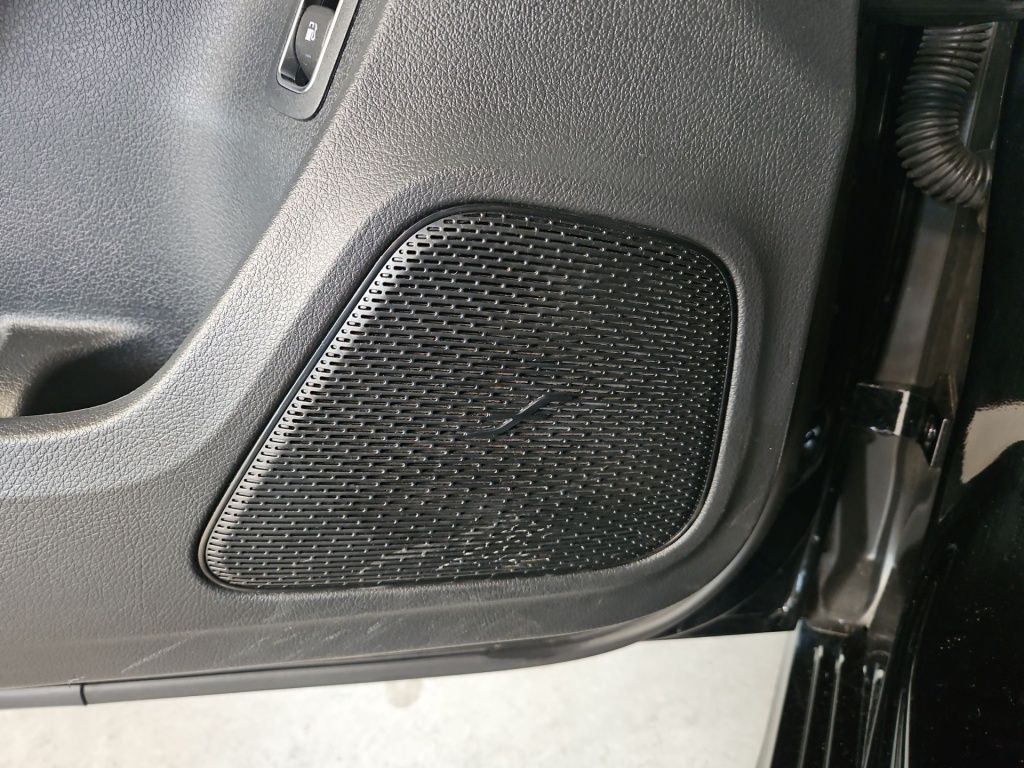 Fahrzeugabbildung Mercedes-Benz A 250 e AMG Night Navi HUD LED Sound SHZ Ambie.