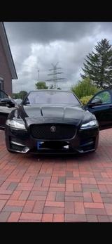 Jaguar XF 25d AWD 240PS R-Sport Automatik R-Sport - Jaguar XF mit Anhängerkupplung