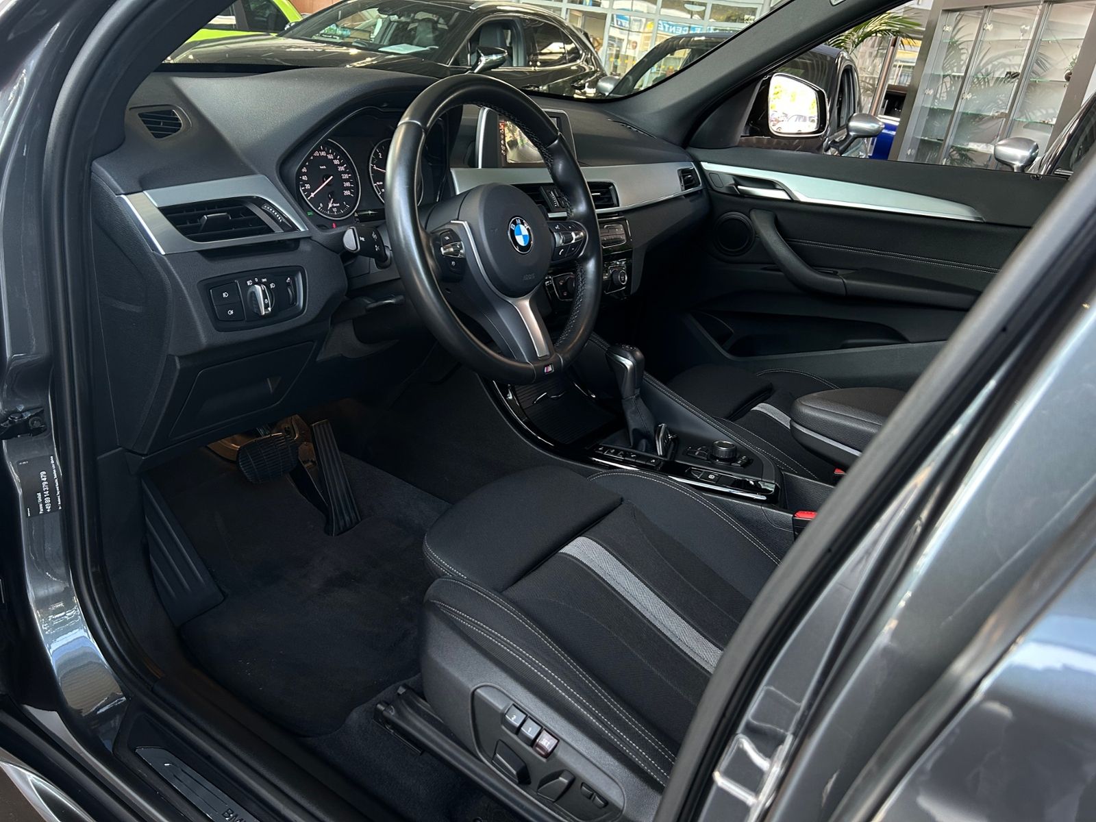 Fahrzeugabbildung BMW X1 xDrive 18 d Sport Line RFK LED ALU