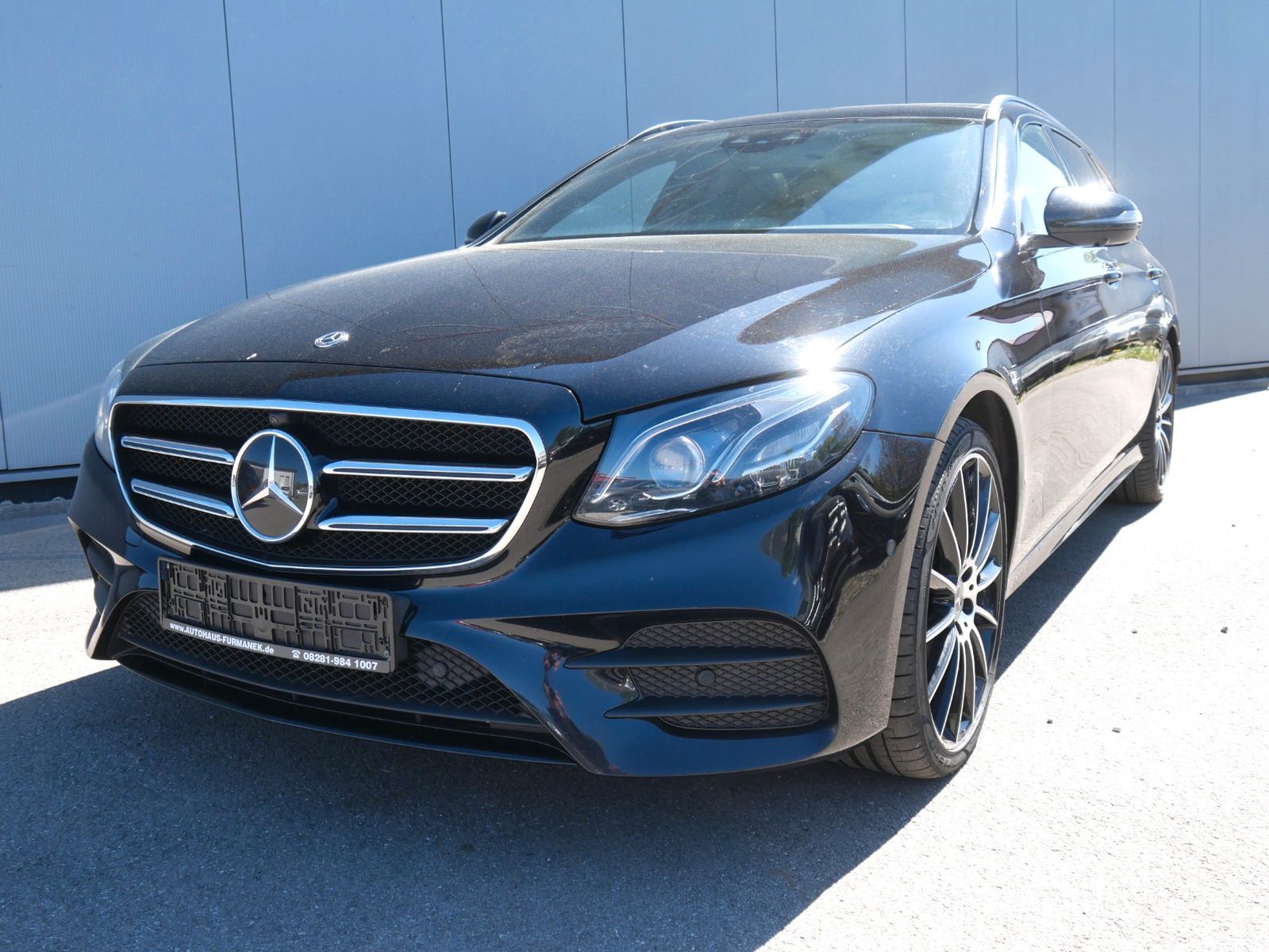 MERCEDES-BENZ E 350d T 4Matic AMG-Line DISTR/PANO/BURM/AHK/360