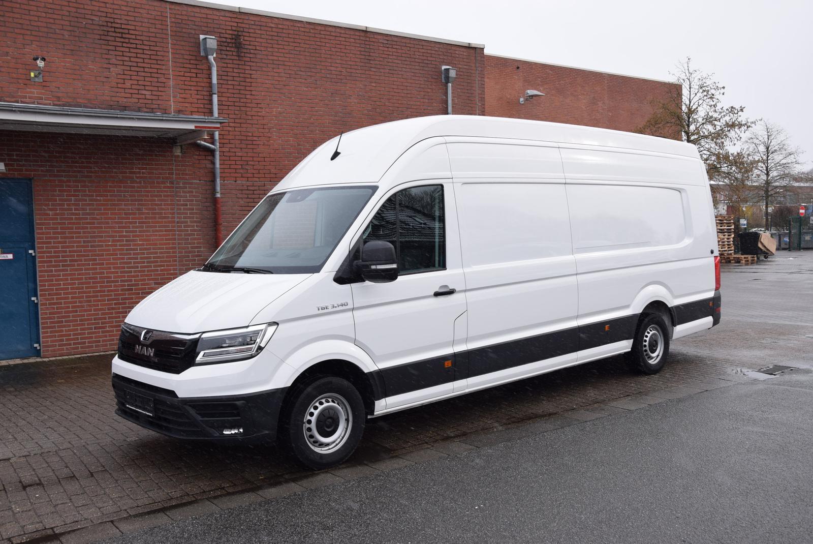 MAN TGE Kasten 3.140 extralang Superhochdach LED