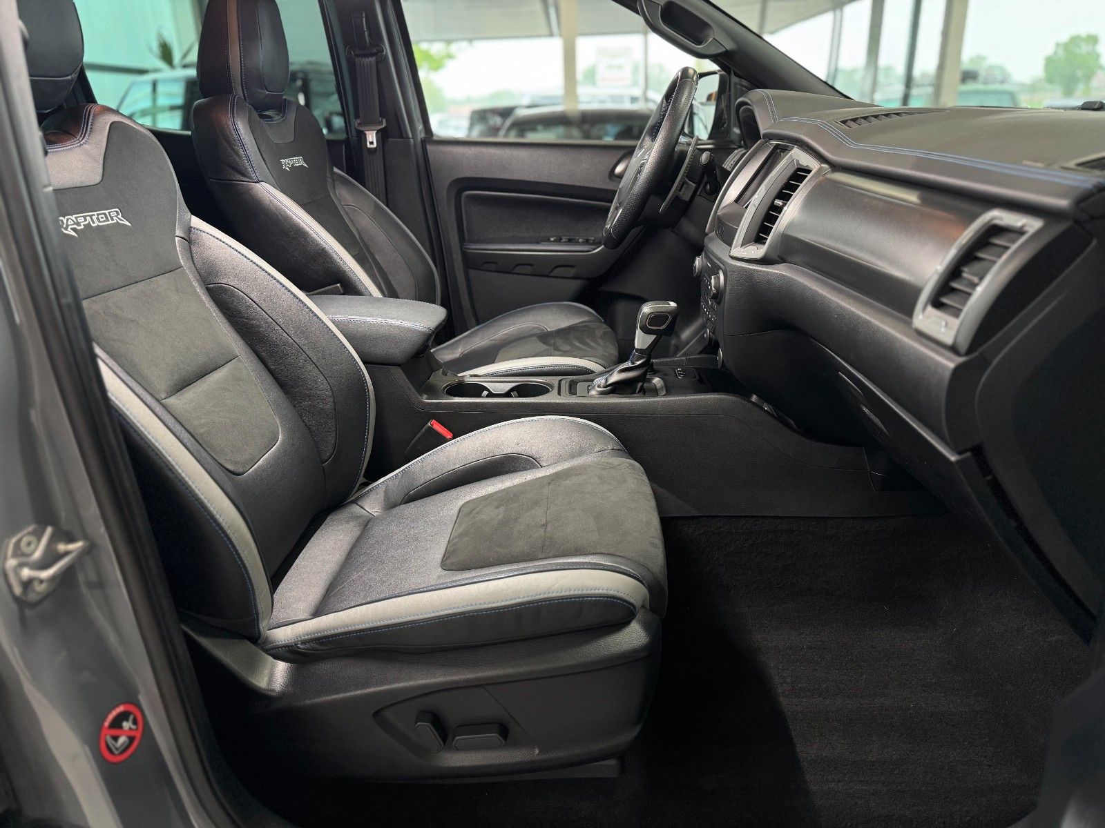 Fahrzeugabbildung Ford Ranger 2.0TDCi Panther Raptor DoKa 4x4 Standhzg.