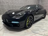 Porsche Panamera Turbo S E-Hybrid - Porsche Panamera Turbo mit Hybrid-Antrieb (Benzin/Elektro)