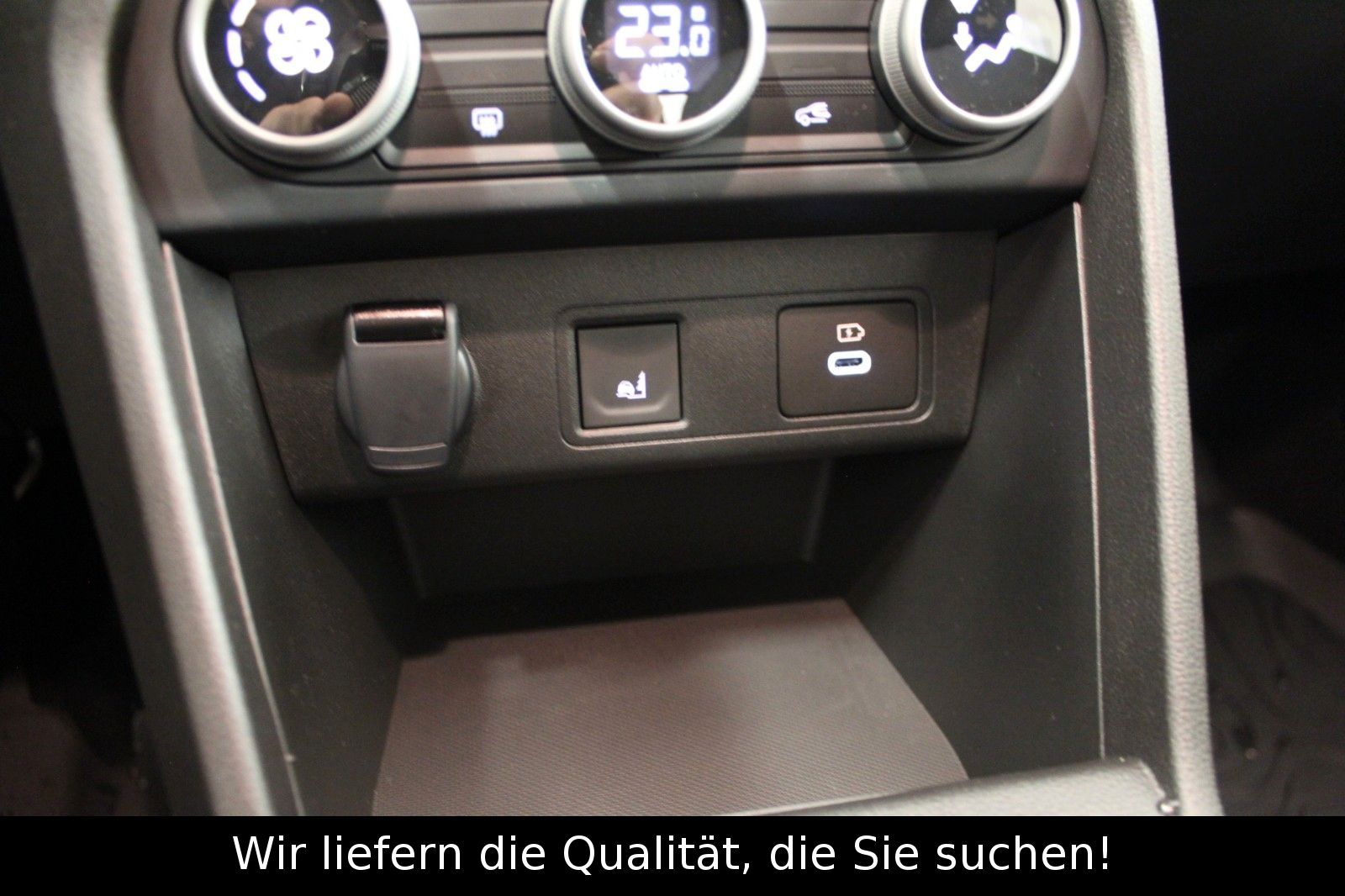 Fahrzeugabbildung Dacia Sandero TCe 90 CVT Stepway Extreme*City Paket*