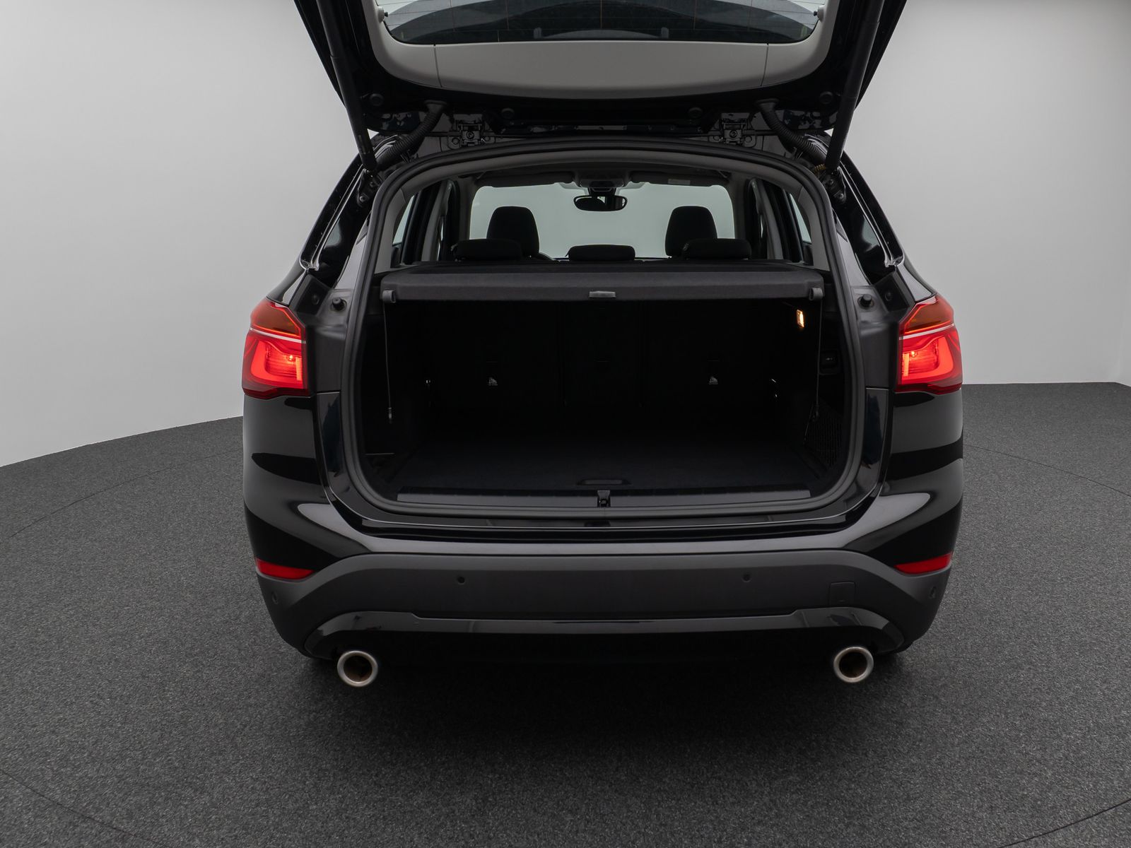 Fahrzeugabbildung BMW X1 sD20i Panorama Navi Lordos DAB HiFi Parkassis