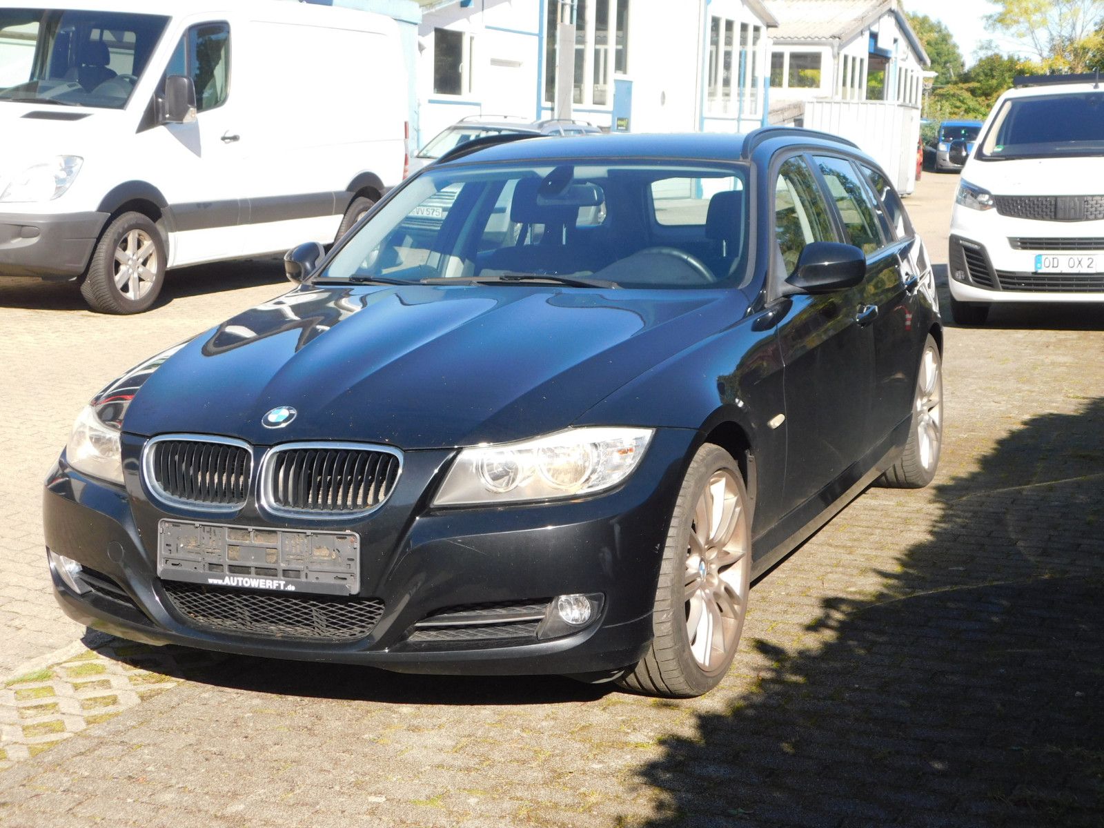 BMW BMW 318i Touring *Navi*6Gang*18Zoll M-Felge*AHK*