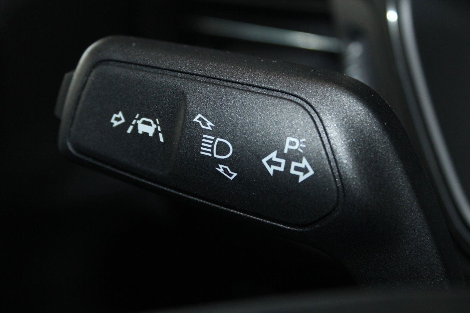 Fahrzeugabbildung Ford Focus Titanium LED WinterPaket DAB NAVI 1.Hand