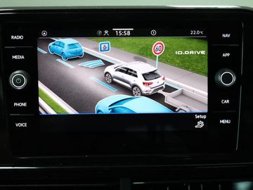Fahrzeugverkauf 19 Volkswagen T-Roc 1.5 DSG R-Line Black AHK Pano Matrix Kame.