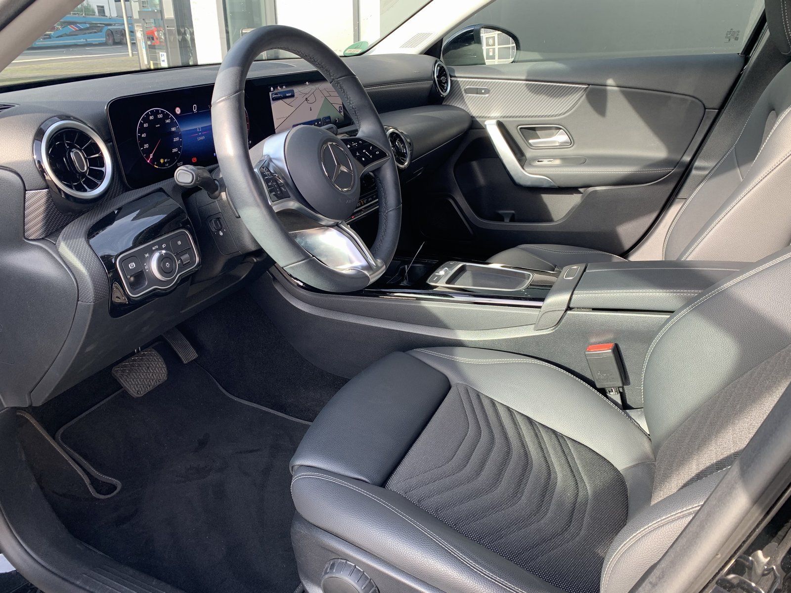 Fahrzeugabbildung Mercedes-Benz A 180 Lim. Progressive (EURO 6e)