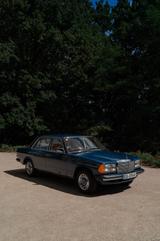 Mercedes-Benz 200 w123 in Sammlerzustand - Mercedes-Benz 200: W123