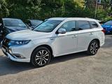 Mitsubishi Outlander Phev Perlmuttweiß 2 Hand - Mitsubishi Outlander in München
