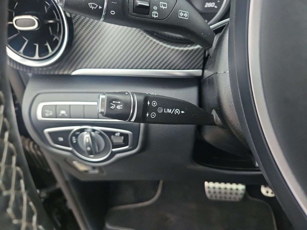 Fahrzeugabbildung Mercedes-Benz V 300 ED/L 4x4 AMG 2,5t AHK PANO DISTRONIC EASY