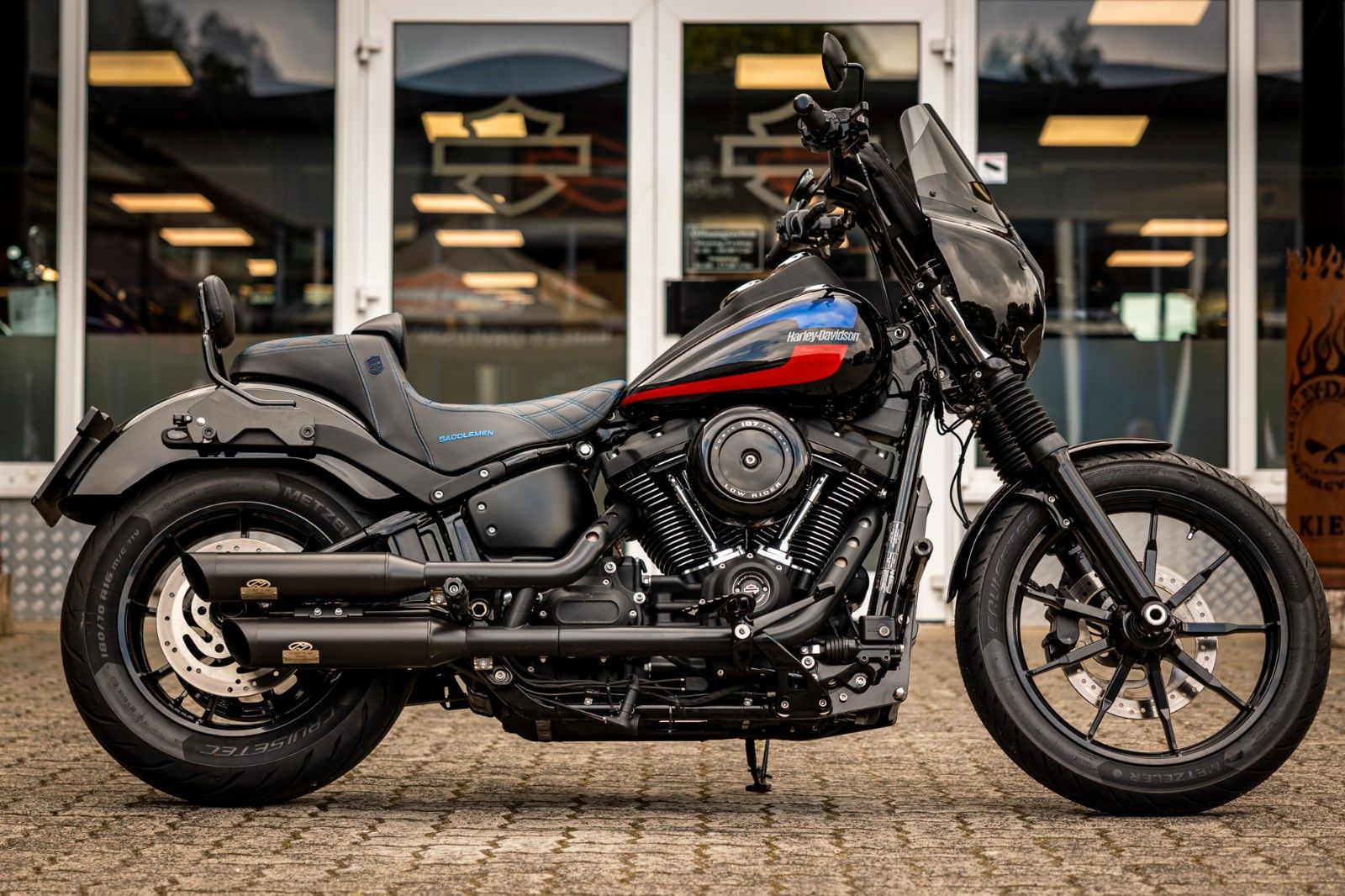 Fahrzeugabbildung Harley-Davidson FXLR LOW RIDER - JEKILL & HYDE -