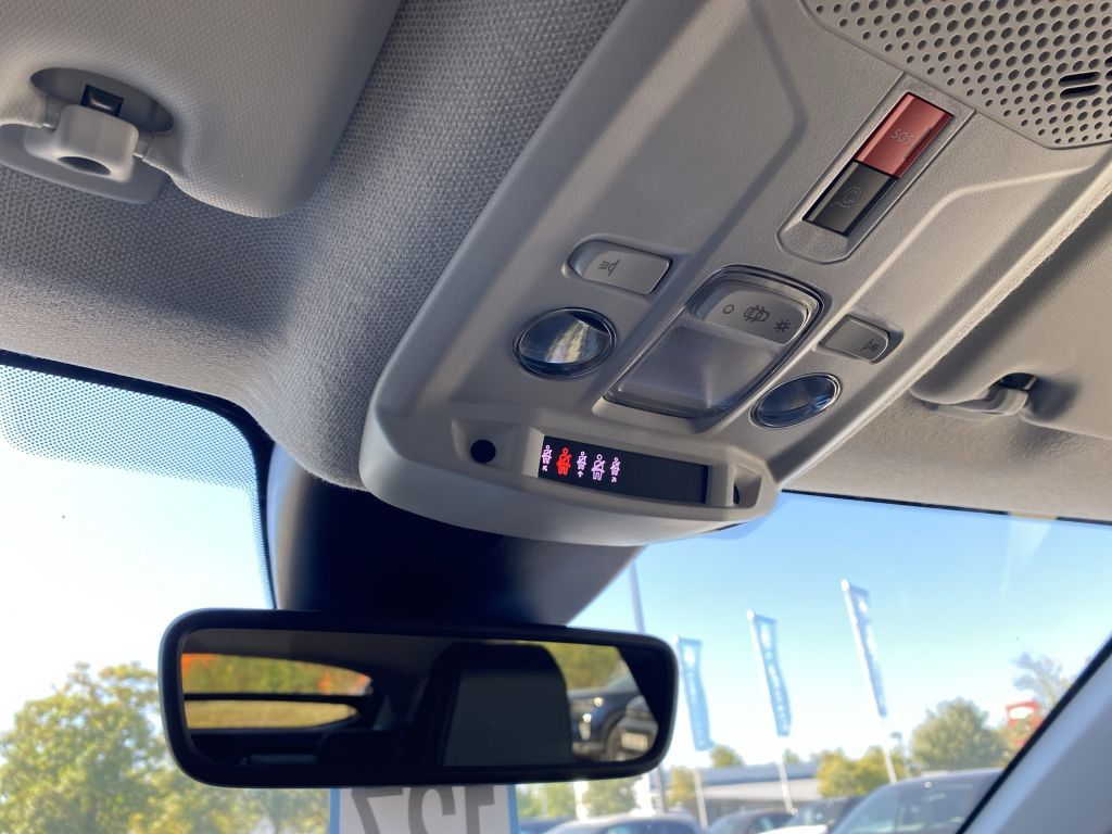 Fahrzeugabbildung Citroën C4 PureTech 130 Stop&Start EAT8 MAX *Alcantara*