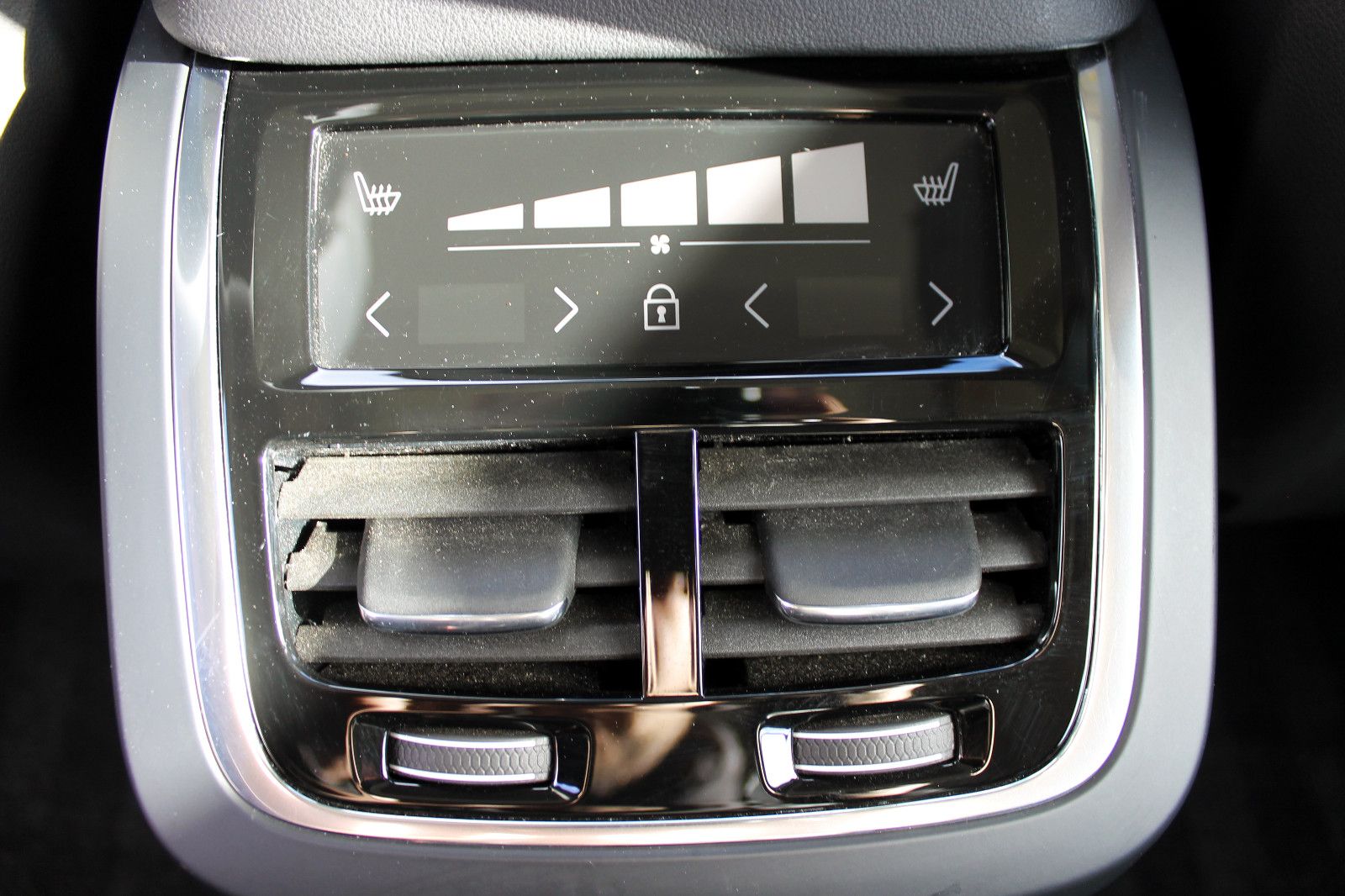 Fahrzeugabbildung Volvo XC90 B5 AWD Ultimate Bright 7-Stz. 360° ACC PANO