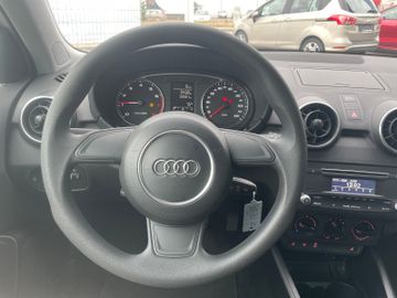 Fahrzeugabbildung Audi A1 Sportback Klima, SHZ, PDC, Lichtsensor