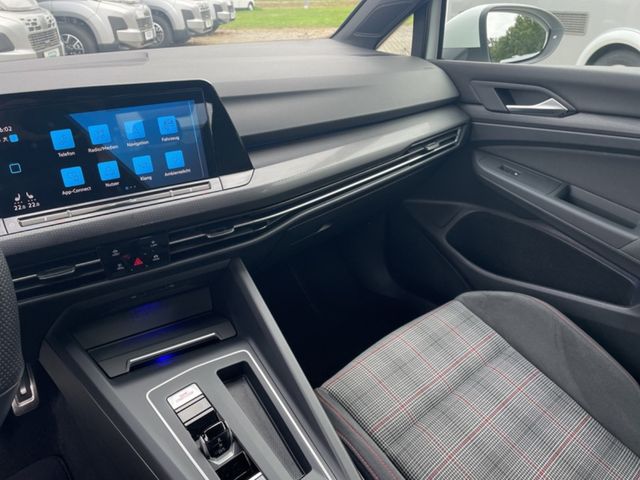 Volkswagen Golf VIII 2.0 TSI DSG GTI LED-PLUS CAM SHZ PDC